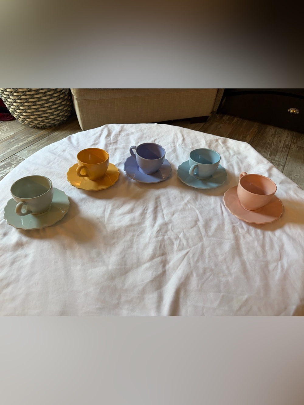 Deca Melissa Coral Ceramica Portugal Pastel Cups & Saucers Set of 5 Scallop Rim